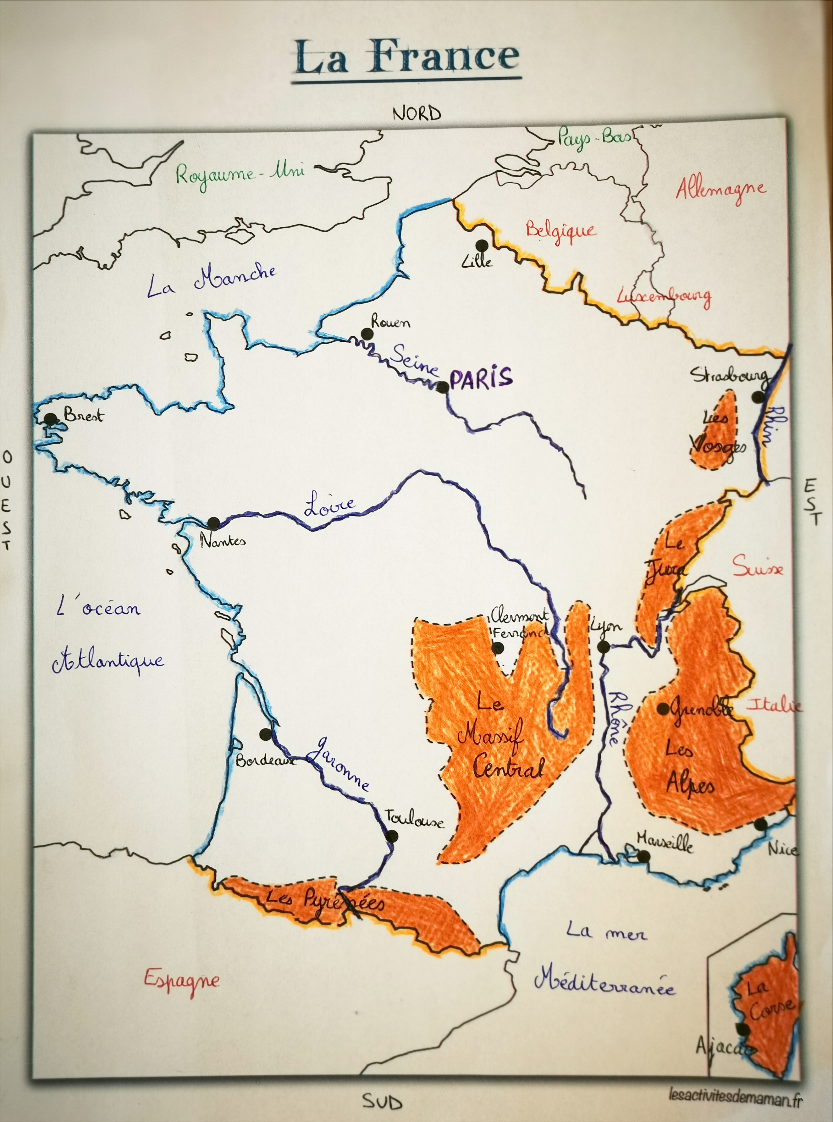 Carte de France vierge à imprimer  Fond de carte avec les régions et les  départements français